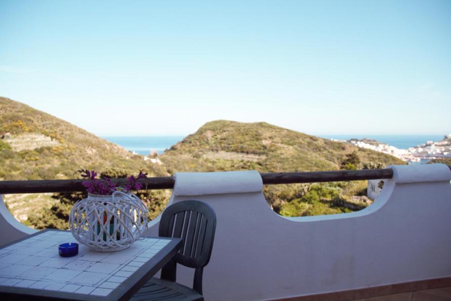 Le Case Dei Pescatori - Residence La Guardia Ponza Exterior photo