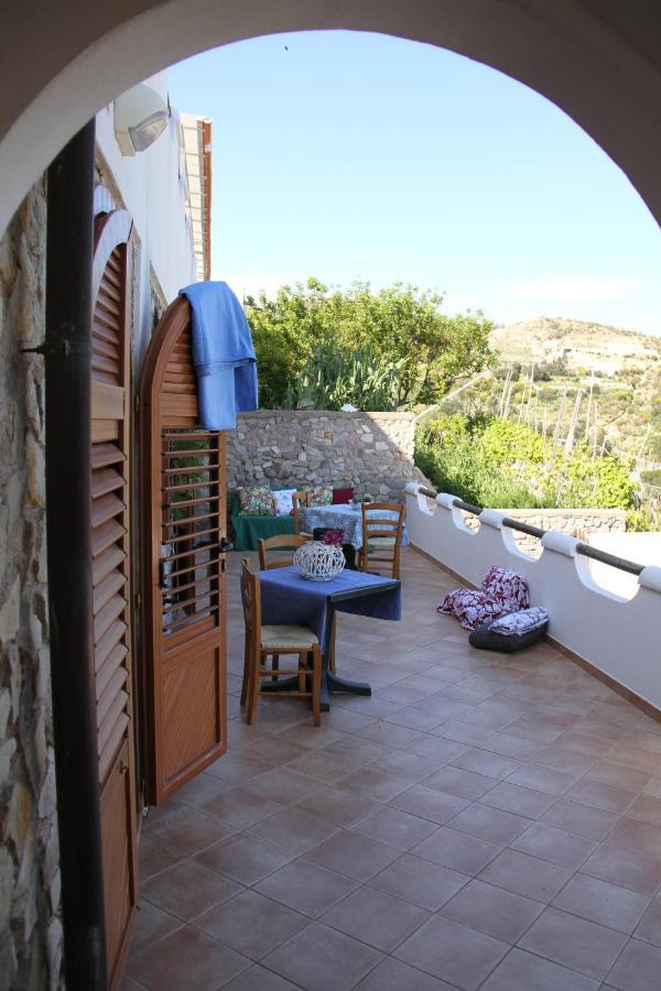 Le Case Dei Pescatori - Residence La Guardia Ponza Exterior photo